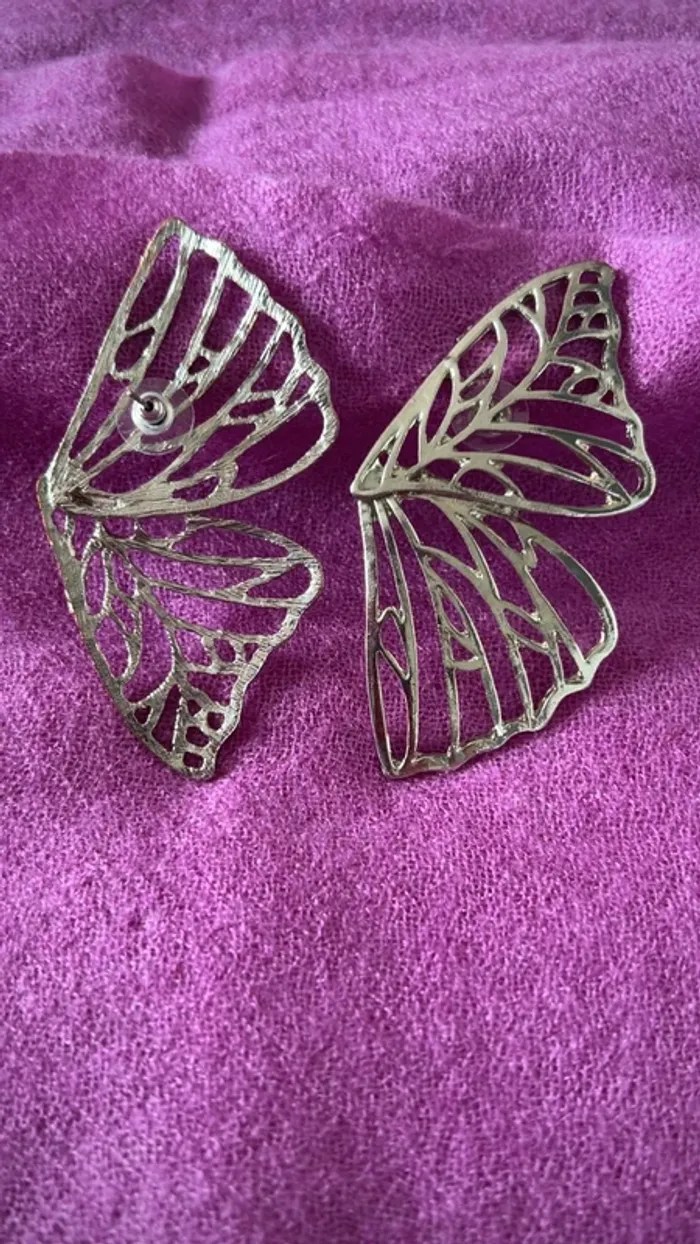 Boucles d'oreilles 🦋🩶 - photo numéro 3
