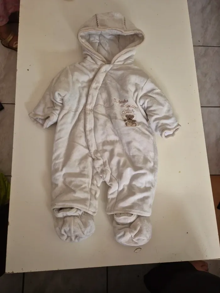 Combinaison / manteau 1 mois