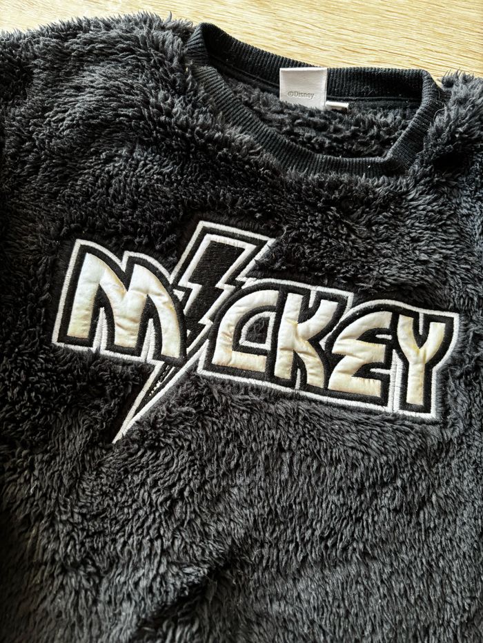 Pull moumoute noir Mickey DISNEY t.36mois - photo numéro 2