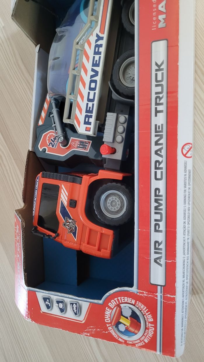 Camion remorqueur et sa voiture - photo numéro 3