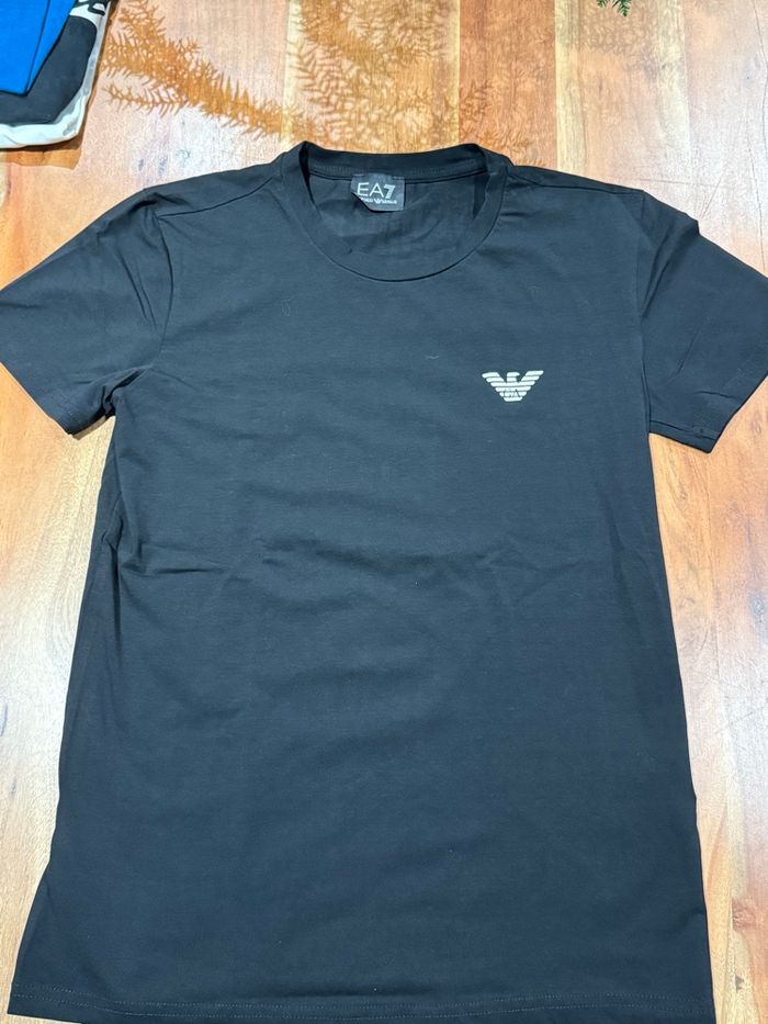 T-shirt Emporio Armani - photo numéro 2