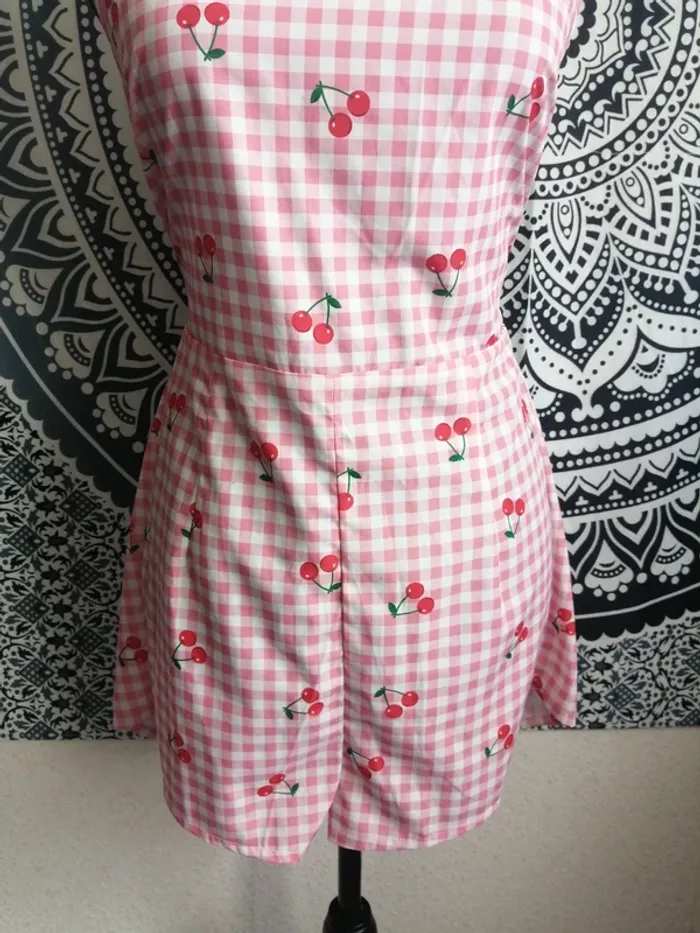 Combishort motifs vichy rose et blanc et cerises dos nu croisé / shein / (L) - photo numéro 4