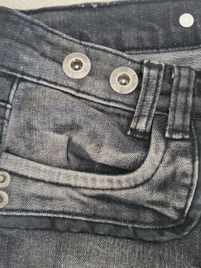 Très beau jeans. - photo numéro 2