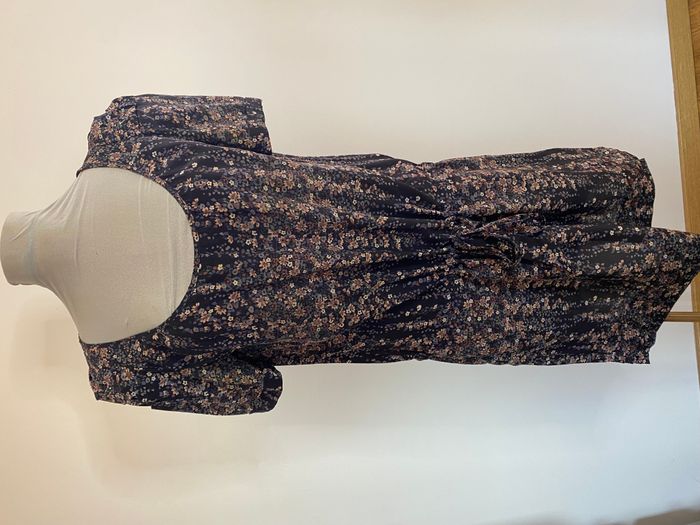 Robe grise à fleurs SET
