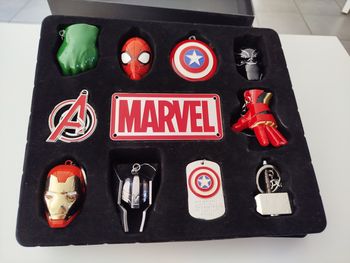 Coffret 10 portes clés Marvel