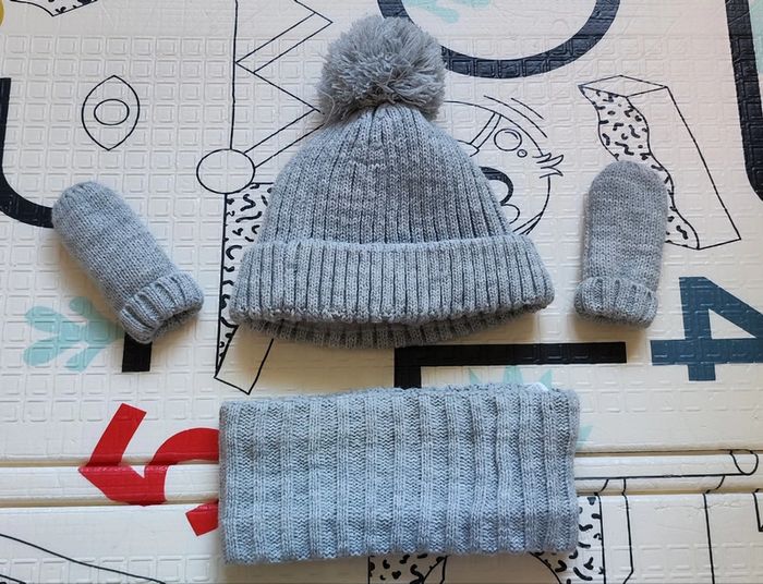 Ensemble Bonnet Écharpe Mouffle sans pouce taille 47 Kiabi - photo numéro 2