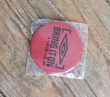 Broche Umbro neuve