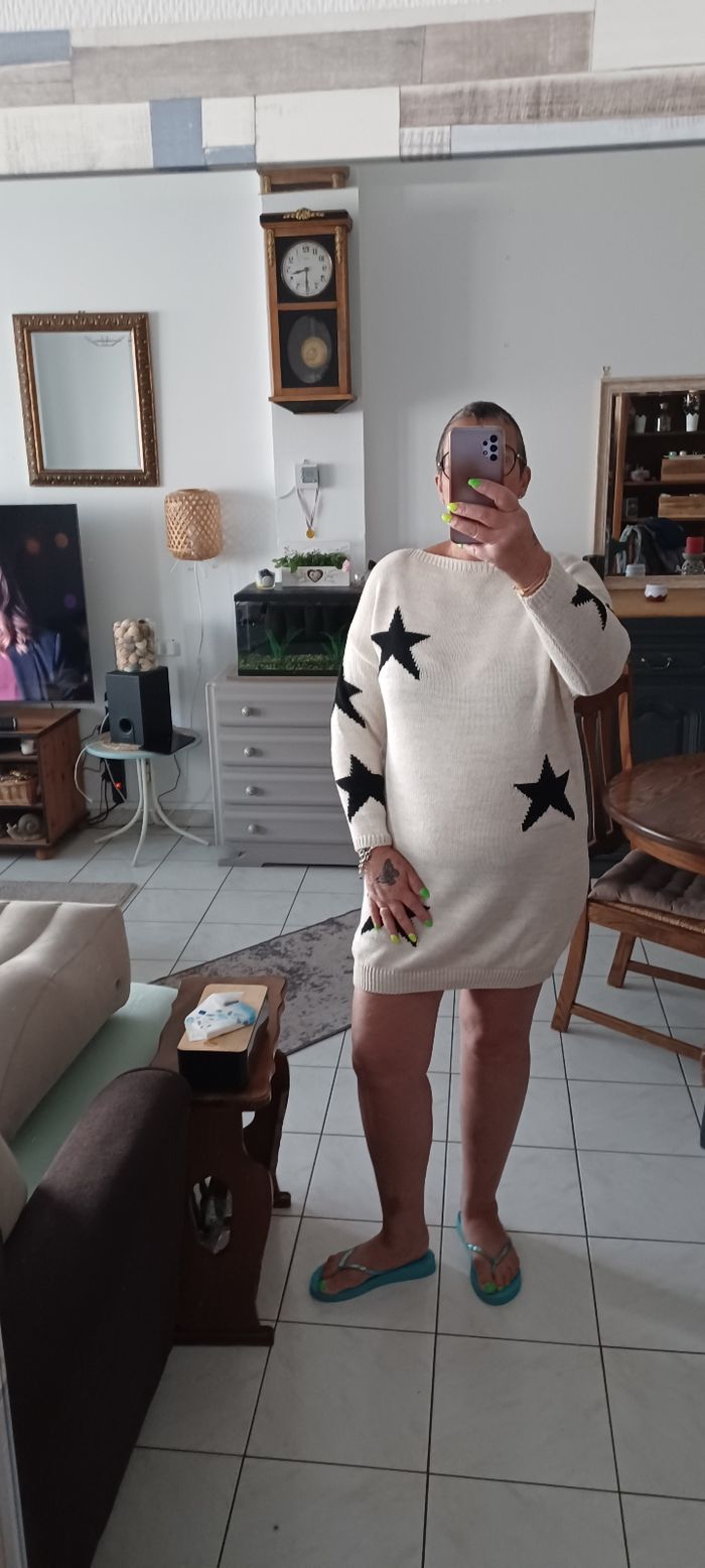 Très jolie robe pull courte femme T U