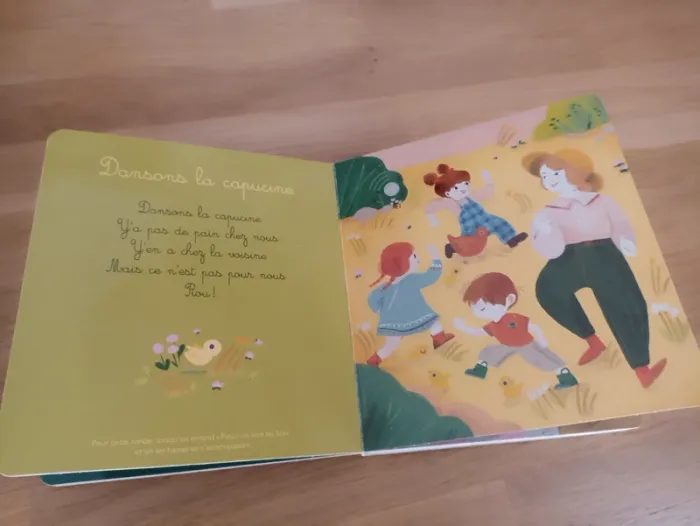 Livre à écouter mes premières chansons avec mamie et papi - photo numéro 2