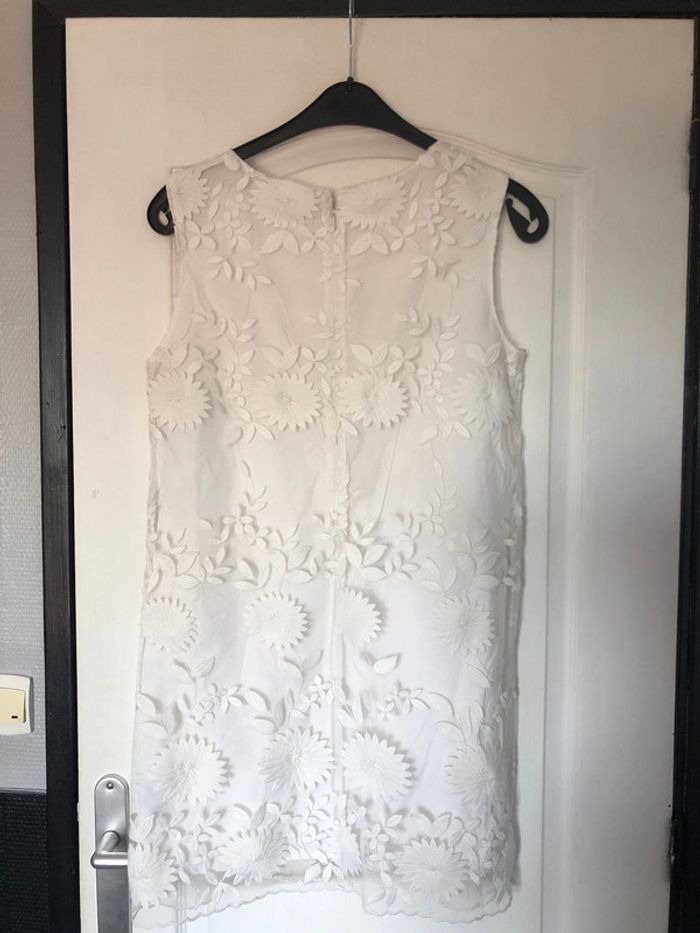 Robe brodée - photo numéro 2