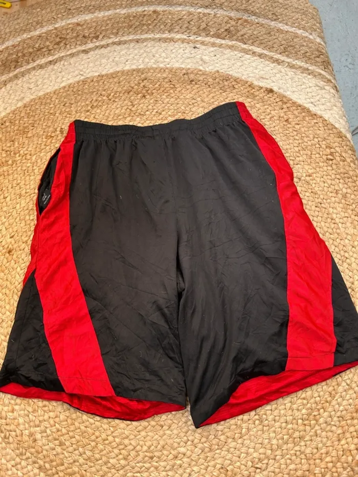 Short Homme Starter Noir et Rouge Taille L | Très Bon État | Légère Trace #BS1906 - photo numéro 2