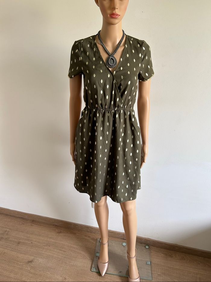 Robe kaki et dorée à manches courtes Vero Moda taille XS TBE - photo numéro 3