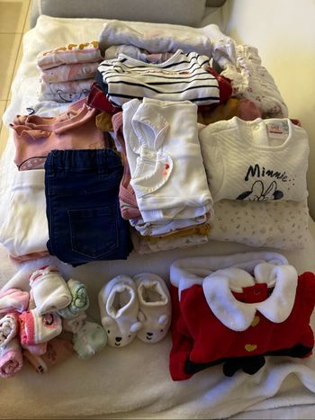 Lot vêtements fille 3 mois.