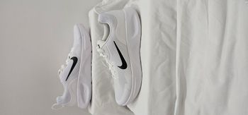 Baskets blanches femme Nike Wearallday taille 38.5