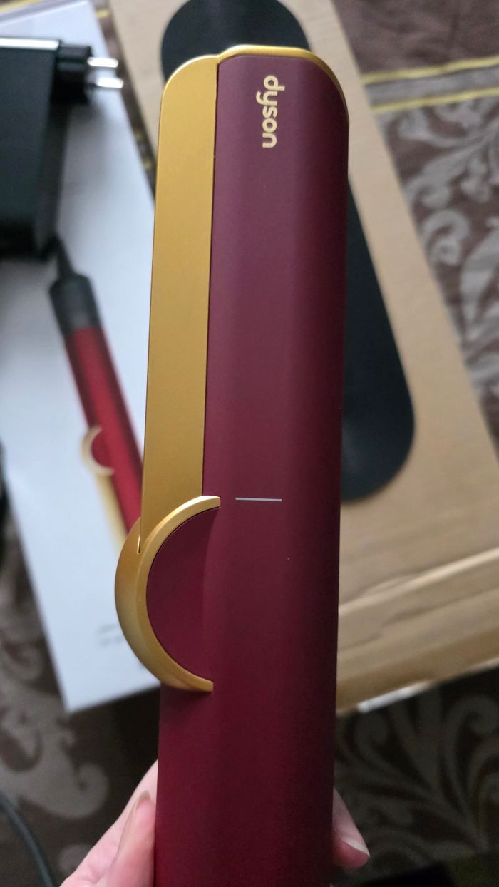 Dyson airstrait édition rouge gold - photo numéro 2