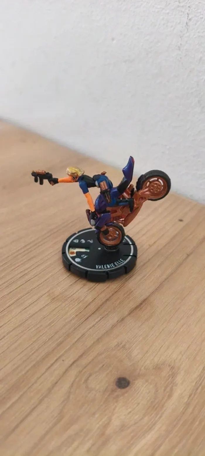 Figurine Heroclix valerie elle lab horrorclix - photo numéro 3