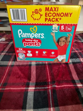Maxi pack Pampers  baby dry pants  taille 5
