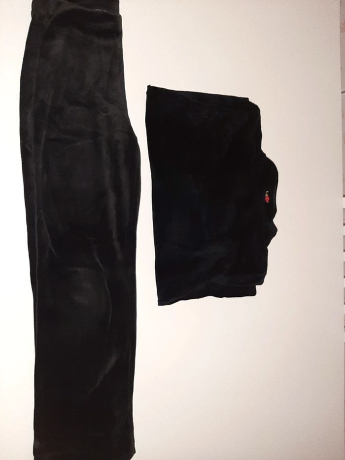 Ensemble velours ras noir et broderie rose rouge .taille 10 ans - photo numéro 2