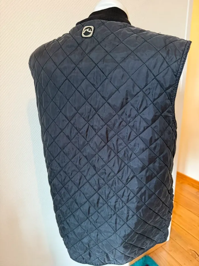 Veste sans manche matelassé en bon état taille S Rusty - photo numéro 4