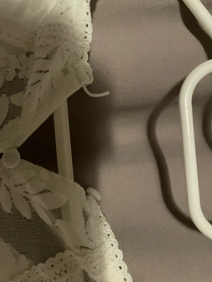 Top avec dentelle - photo numéro 3