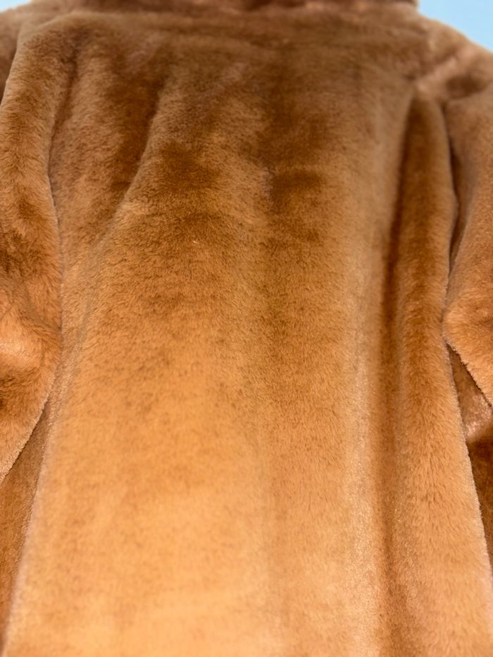 Manteau long en fausse fourrure - photo numéro 3