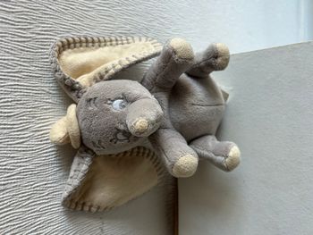 petite peluche dumbo