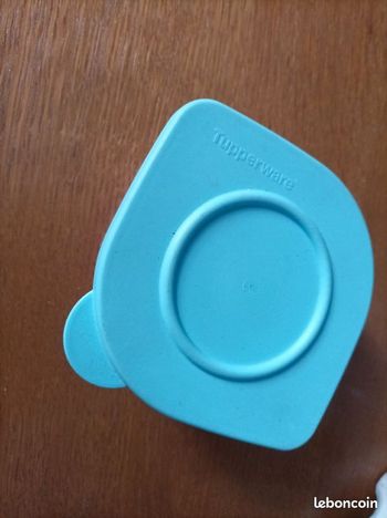 Lot 2 boîtes Tupperware