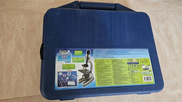 Microscope dans sa mallette - photo numéro 2