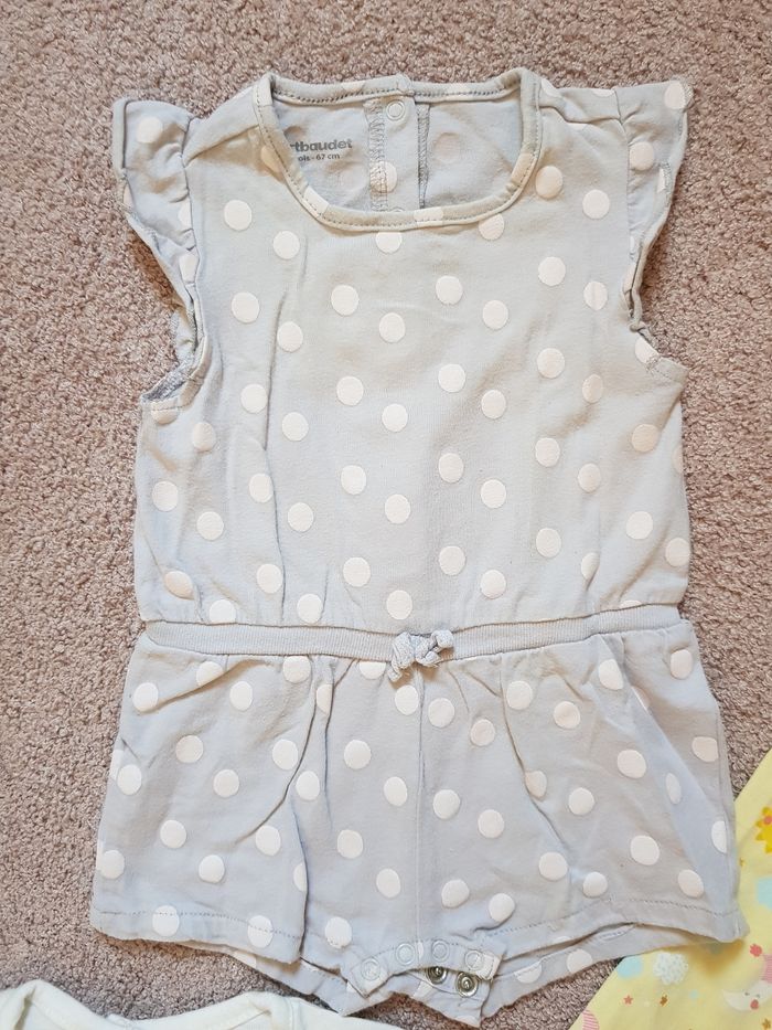 Lot 3 combishorts bébé 6 mois - photo numéro 2