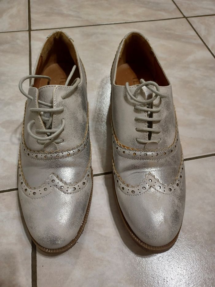 Derbies argentée Texto