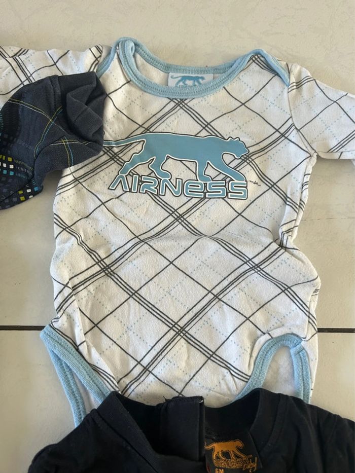 Lot vêtements airnes 6 mois - photo numéro 4