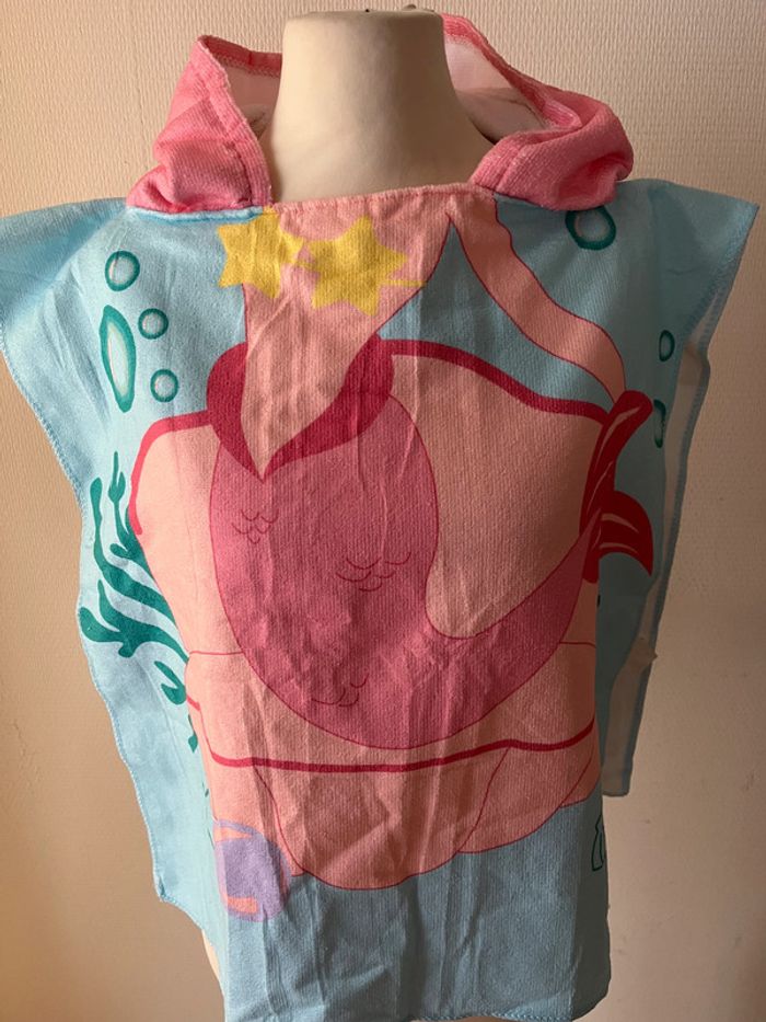 Cape de bain, serviette à capuche sirène - photo numéro 3