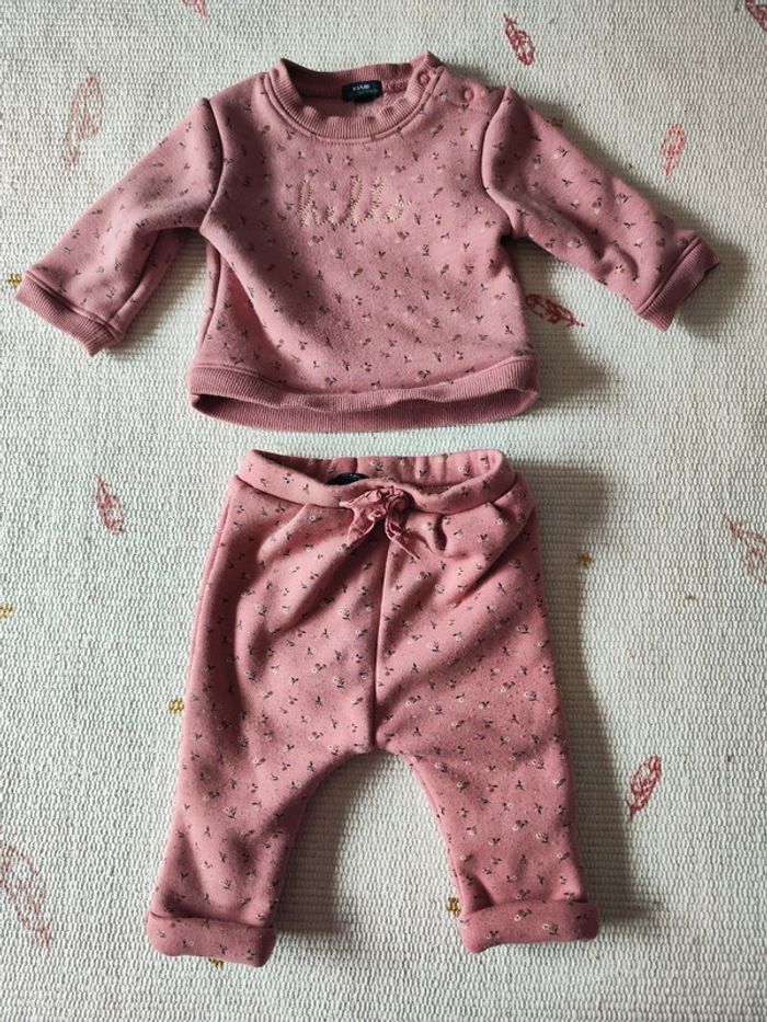 Ensemble détente rose motif fleuri
