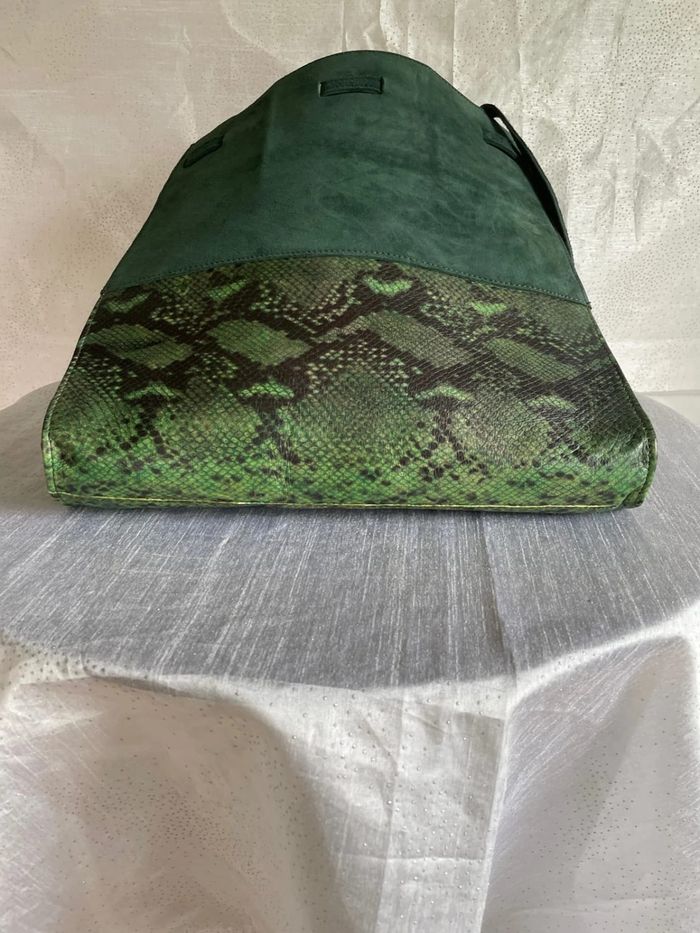 Sac vert effet python - Comme neuf - photo numéro 6