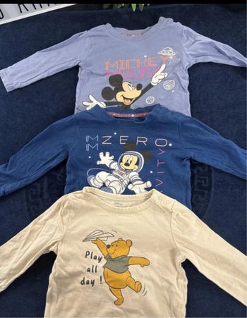 3 T shirt  6-9 mois