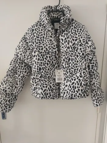 Bershka Veste d'hiver imprimé tigre