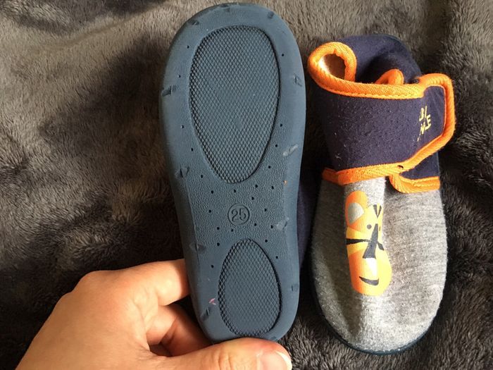 Chaussons Taille 25 - photo numéro 2