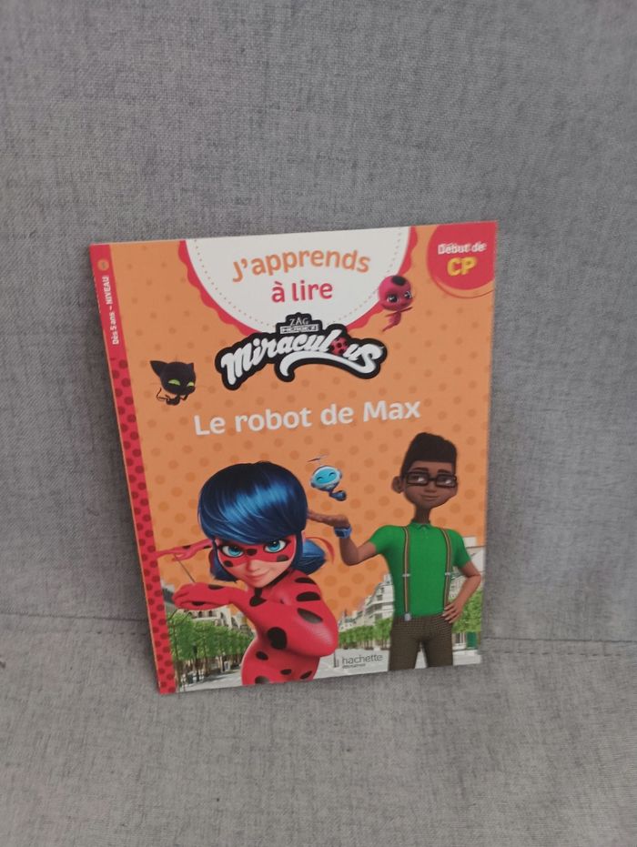Livre j'apprends à lire CP miraculous