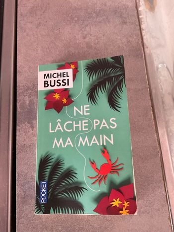 Livre, ne lâche pas ma main