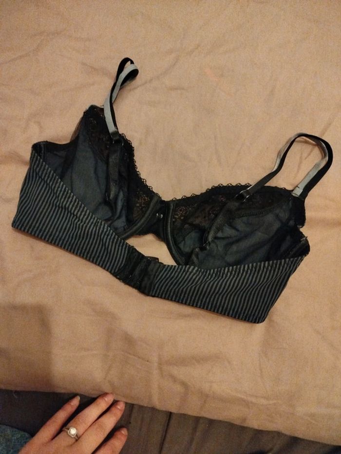 Soutien gorge - photo numéro 2