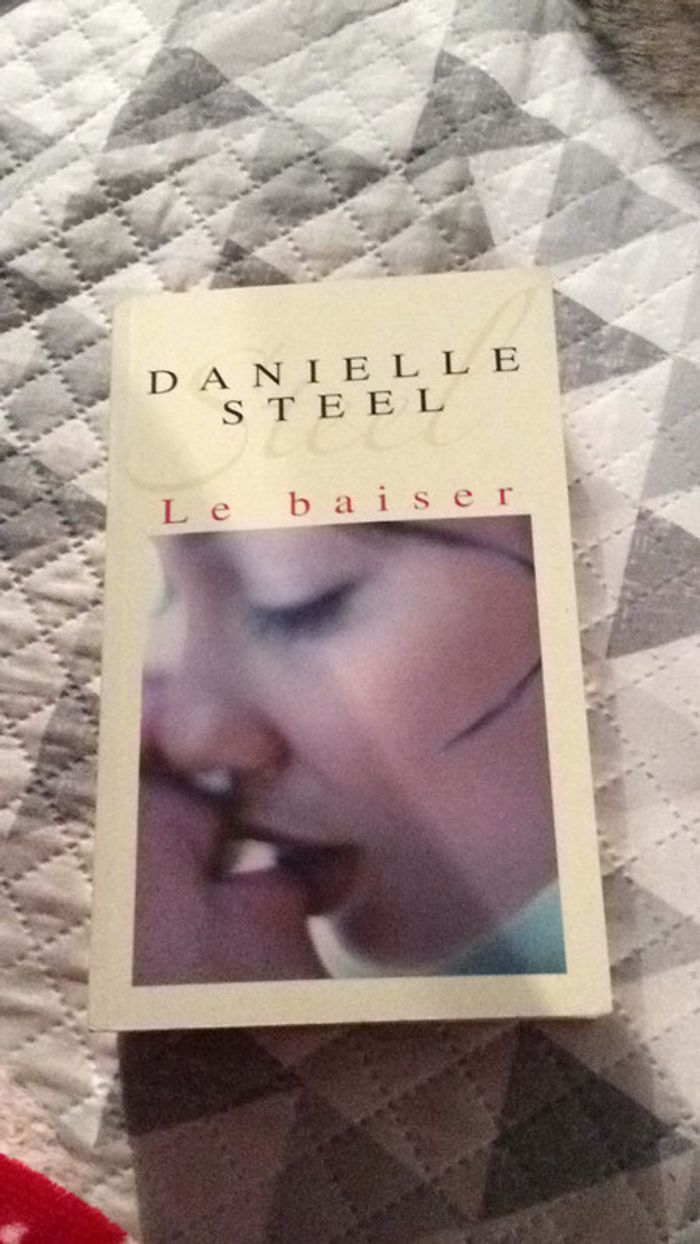 #le baiser par Danielle Stell