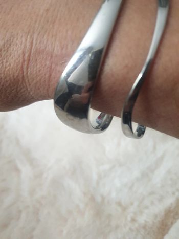 Ensemble de 2 bracelets type jonc en acier marque Fossil