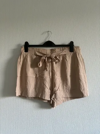 Short fluide beige