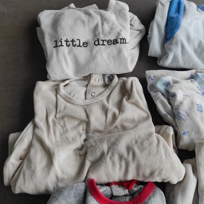 Lot de pyjamas hivers 18mois garçons - photo numéro 2