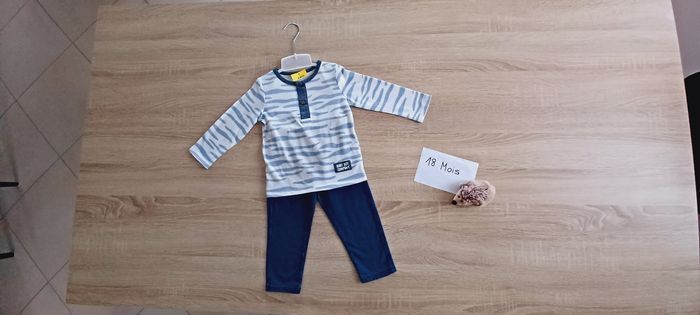 Ensemble 2 pièces bébé garçon Plus Collection, couleur bleu et blanc, tee-shirt manches longues + pantalon, taille 18 mois, neuf avec étiquette 🏷.