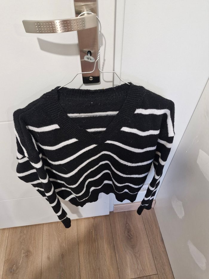 Pull noir et blanc