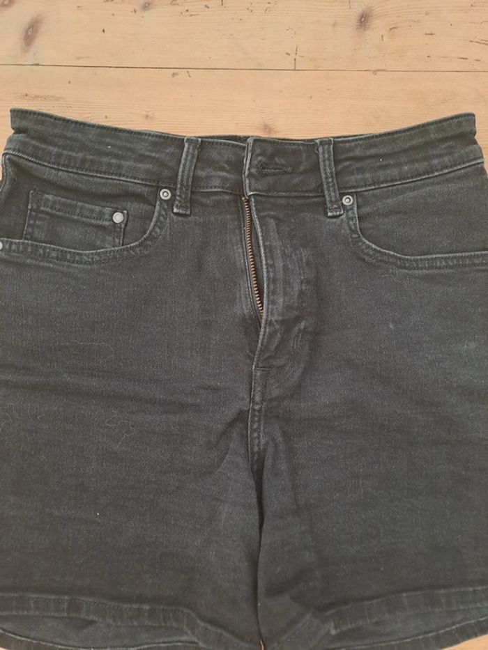 Jolie short jean noir H&M - photo numéro 2