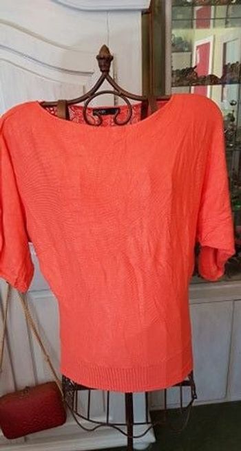Blouse corail manche 3/4 avec dentelle dans le dos taille S