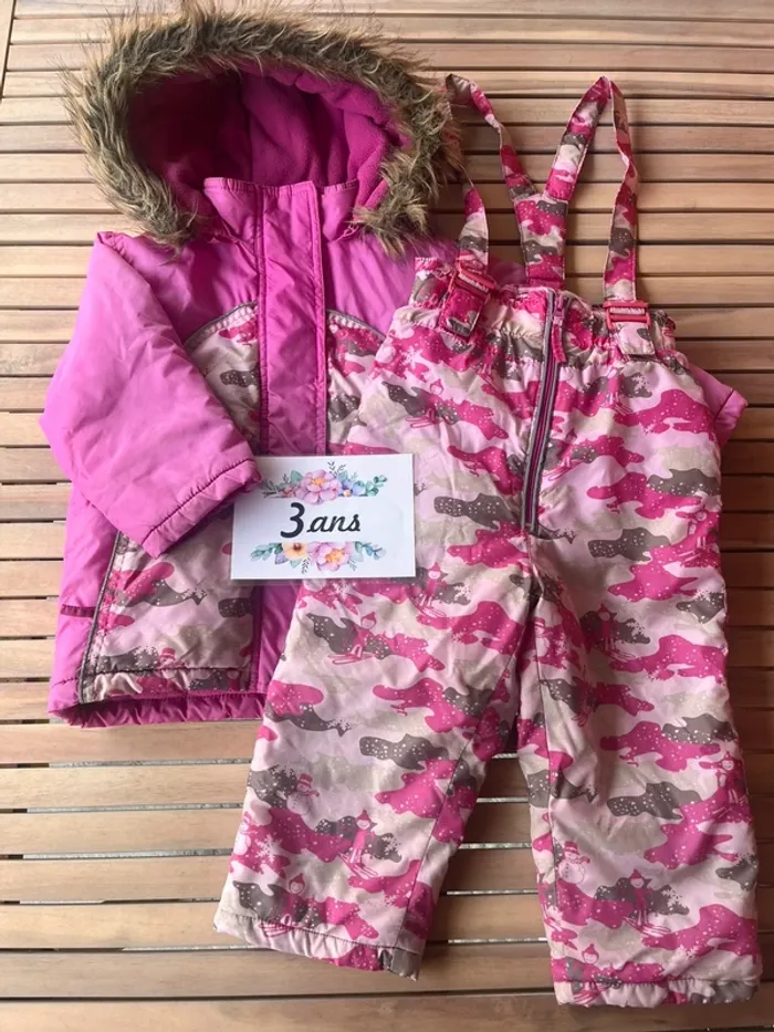 Ensemble de ski rose