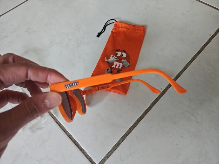 Lunettes de soleil m&m's orange Neuf cont2 - photo numéro 4